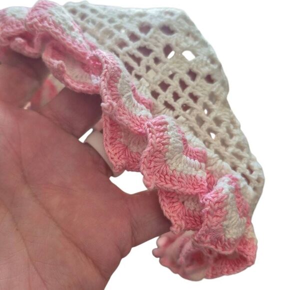 Crochet, Vintage White & Pink Ruffle 17" x 6" - Picture 5 of 5